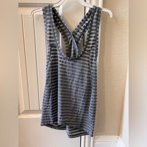 ZYIA Active Gray Split Back Women’s Athletic Tank Top - size XS